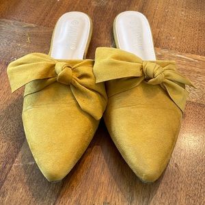 Sandalup mustard bow Mule slides size 10
